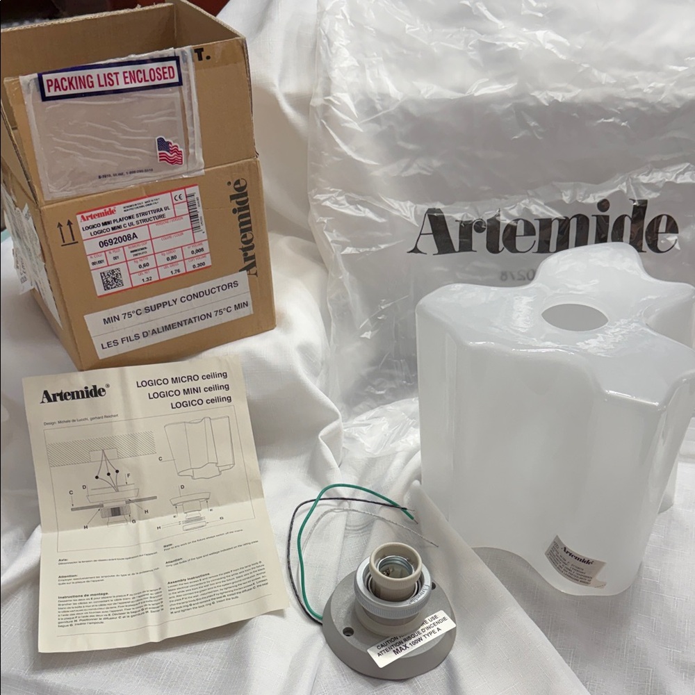 Artemide Logico “Mini” White Ceiling Light Fixture